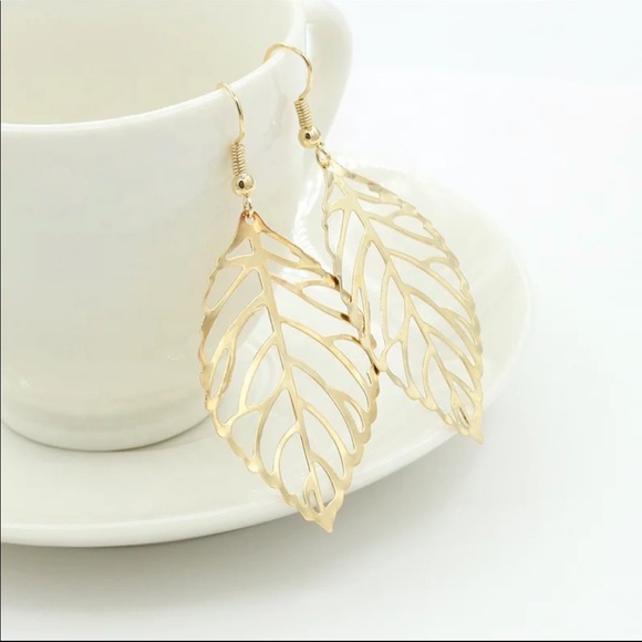 Jewelry - 🔥GOLD LEAF EARRINGS🔥DANGLE STATEMENT EARRINGS NEW
